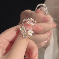 Cincin Bunga Terbuka yang Dapat Disesuaikan, Minimalis, Manis, Elegan, Cincin yang Dapat Ditumpuk untuk Sahabat, Perhiasan yang Cocok