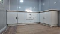 Maison conteneur pliable, extensible, étanche et à installation rapide avec aménagement personnalisé pour la cuisine et les projets résidentiels