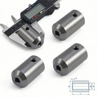 Bouches de guidage cylindriques en acier au carbone usinées CNC sur mesure avec dessus conique et trous percés transversaux, service OEM