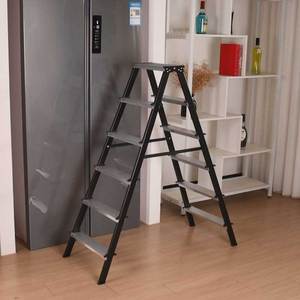 Tabourets à échelle pliante télescopique double face au design moderne avec 12 marches en <span class=keywords><strong>aluminium</strong></span> et <span class=keywords><strong>pieds</strong></span> en acier certifiés EN131 pour usage domestique - Product Image 5