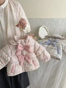 Veste pour enfants Ins Fashion Winter Warmth avec fleurs et ruban-Manteau en duvet épais pour bébé pour femmes - Product Image 3