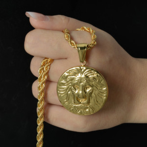 Pendentif Collier Homme Tête de Lion Rond Personnalisable en Acier Inoxydable 316L Plaqué Or 18K avec Chaîne Épaisse Torsadée - Product Image 2