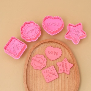 4 moules à biscuits 3D stéréo en plastique, à pression manuelle, pour la pâtisserie DIY, avec messages <span class=keywords><strong>de</strong></span> bénédiction, écologiques, compatibles lave-vaisselle et micro-ondes - Product Image 3