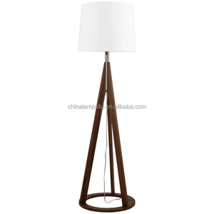 Lámpara de Pie de Hierro Negro Mate de Lujo Contemporáneo con Bombilla LED/Incandescente, Pantalla Grande de Tela, Madera y Vidrio, para Hotel y Sala de Estar - Product Image 2