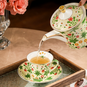 Service à thé de l'après-midi en céramique au design floral de luxe, tasse et soucoupe modernes avec glaçure verte, passe au lave-vaisselle - Product Image 5