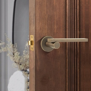 Poignée de porte moderne en laiton avec verrouillage de confidentialité, design élégant, installation facile pour chambre, salle de bain, salle à manger, bâtiment commercial, maison, bureau - Product Image 6