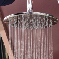 Accessoire rond moderne de robinet de salle de bains de pommeau de douche d'acier inoxydable pour la salle de bains d'hôtel