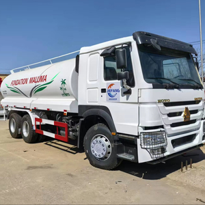 Camion arroseur de roue d'entraînement du moteur 4x2 de HOWO MC07 capacité de 34-48 mètres carrés pour le verdissement municipal et la suppression de la poussière - Product Image 1