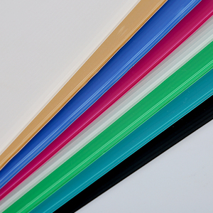 Panneau de mur de décoration intérieure de <span class=keywords><strong>PVC</strong></span> de 10mm avec la texture en bois de grain et la propriété ignifuge - Product Image 1