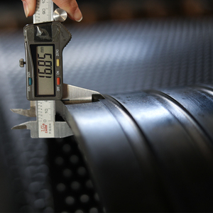 Alfombra de Goma Resistente al Desgaste para Ganado, Cómoda para los Cascos, Suelo Antideslizante para Granjas Lecheras y Establos - Product Image 3