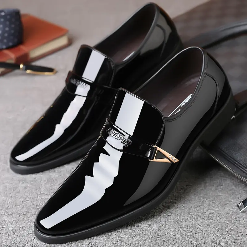 2022 Wholesale New Fashion Business Casual Shoes Lightweight Men's Dress Shoes Slip On Loafers Formal Leather Shoes for Men