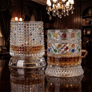 <span class=keywords><strong>Bicchieri</strong></span> da <span class=keywords><strong>whisky</strong></span> girevoli a 360 gradi in cristallo colorato <span class=keywords><strong>con</strong></span> logo personalizzato, <span class=keywords><strong>bicchieri</strong></span> creativi rotanti <span class=keywords><strong>con</strong></span> sottobicchiere per bar - Product Image 3