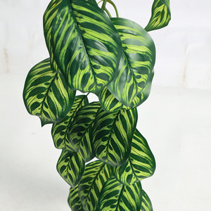 Plantas Artificiales Colgantes, Hojas Verdes de Plástico, Alta Simulación, Decoración Interior y Exterior, Decoración para Bodas y Hogar - Product Image 4