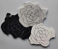 Carsara — impression à Jet d'eau du marbre blanc, mosaïque métallique avec cercle en laiton, lune et soleil