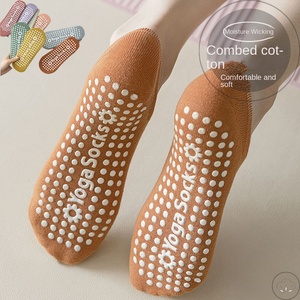Chaussettes de Pilates et de Yoga pour femmes en coton peigné professionnel chaussettes de sport de sol d'été antidérapantes quatre saisons en gros - Product Image 4