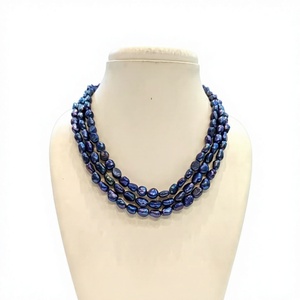 Hermoso aspecto de tres capas con aspecto de perlas, collar clásico y elegante a la moda para mujeres y niñas, bodas, compromisos y ropa de fiesta - Product Image 2