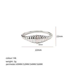 Anillo único chapado en oro de acero inoxidable Estilo Vintage simple retro que no se decolora joyería de moda para mujer - Product Image 5