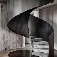 Escalier intérieur en colimaçon moderne de luxe avec cadre en acier Garde-corps en verre incurvé Marches en bois massif pour appartements Duplex Villa