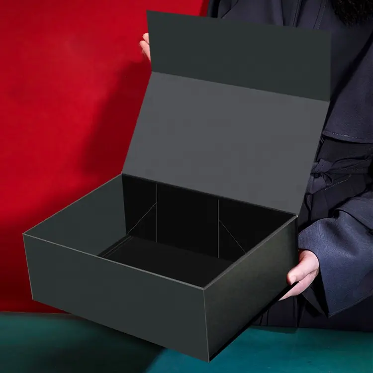 Low MOQ large size paper boxes max 44 yard men's sports shoes boxes Sturdy folding black gift packaging box