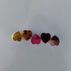 Vente en gros de tubes de gloss à lèvres en forme de cœur, emballages de flacons, contenants liquides vides personnalisés pour rouge à lèvres avec logo - Product Image 2