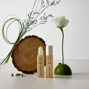 Metropolis Grove Roll On Huile de refroidissement 13 Huiles essentielles Formule menthol Rafraîchisseur portable pour le soulagement du stress Soulagement de la chaleur - Product Image 1