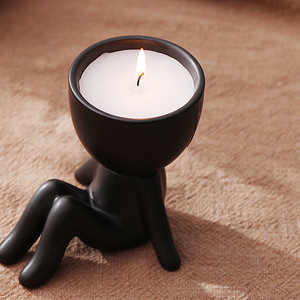Décoration <span class=keywords><strong>de</strong></span> bureau, chambre, balcon – Bougeoir en céramique créatif et minimaliste, finition mate, motif figurine assise, style nordique - Product Image 6