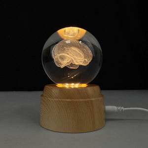 Luce LED USB Personalizzata con Base in Legno, Sfera di Cristallo 3D Incisa al Laser, Piccola Luce Notturna con Motivo del Sistema Solare - Product Image 1