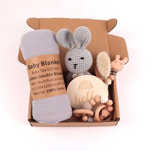 Set Perlengkapan Bayi Baru Lahir 6 Pcs, Kotak Hadiah Satu Bulan, Perlengkapan Mandi, Rattle, Mainan Gigitan Bayi - Product Image 1