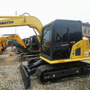 Excavatrice sur chenilles Komatsu <span class=keywords><strong>d</strong></span>'occasion, 7 tonnes, <span class=keywords><strong>d</strong></span>'origine japonaise, modèle PC70, matériel de construction à vendre au <span class=keywords><strong>prix</strong></span> le plus bas. - Product Image 3