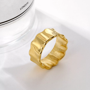 Zierlicher 18 Karat vergoldeter klassischer unregelmäßiger konkaver und konvexer Wellen <span class=keywords><strong>ring</strong></span> Offener verstellbarer Edelstahl <span class=keywords><strong>ring</strong></span> für Männer und Frauen - Product Image 2
