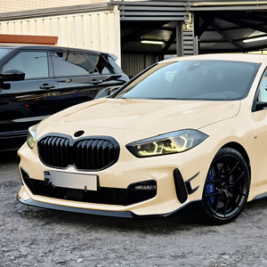 Spoiler avant BMW F40 M Sport, noir piano, texture carbone, matériau ABS, 2019-2024, transmission automatique - Product Image 3