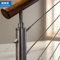 Poteau rond moderne en acier inoxydable 316 pour garde-corps de balcon extérieur et système de main courante d'escalier