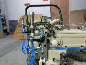 Vente en gros d'usine ST 1500D-356-EST indique une <span class=keywords><strong>machine</strong></span> à coudre à emboîtement à trois aiguilles et cinq fils de type bras industriel - Product Image 3