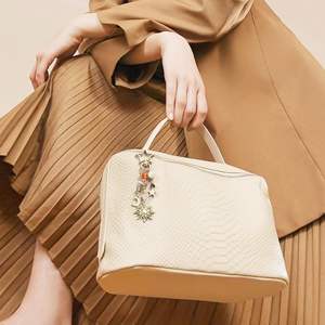 Llavero de Sol y Luna con Cuentas de Estrellas Coloridas y Dijes de Piedras Preciosas, Adorno Estético para Bolsos de Mujer y Hombre, Decoración para Mochilas - Product Image 2