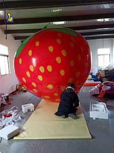 Schattige Opblaasbare Aardbei Cartoon, Aardbei Vliegende Ballon Voor Reclame - Product Image 3
