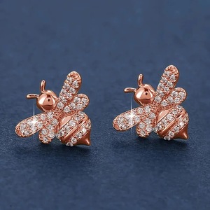 Orecchini a Perno Mini a Forma di Ape per Donne, Accessori per Orecchie da Indossare Ogni Giorno - Product Image 3