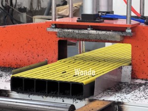 Machine à embosser pour la pêche en mer et l'élevage aquacole - Product Image 1