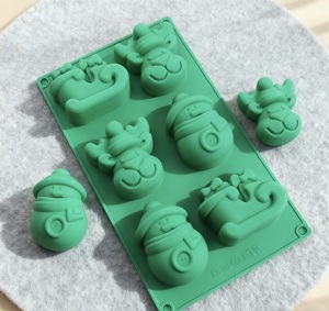 Moule à gâteau en silicone platine FDA pour Noël, motif homme pain d'épices, outils de pâtisserie de Noël transfrontaliers, en stock - Product Image 3