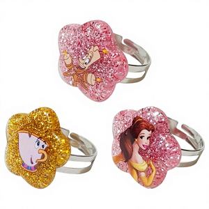 Juego de Joyería de Juguete de 9 Piezas para Niñas Princesa Bella con Anillos de Acrílico y Resina, Artículos Esenciales para Parques Temáticos - Product Image 1