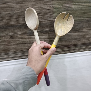 ชุดอุปกรณ์ครัวไม้ 2 ชิ้น พร้อมด้ามจับหลากสีสัน ช้อนและสปอร์คทำมือ สำหรับทำอาหาร เสิร์ฟ และตกแต่งโต๊ะอาหารสไตล์เรียบง่าย - Product Image 5
