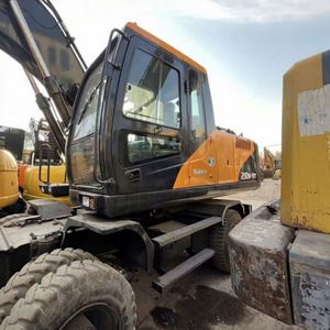 Excavadora de Ruedas HYUNDAI 210W-9T Usada de 21 Toneladas, Resistente, para Trabajos de Construcción y Demolición Difíciles - Product Image 1