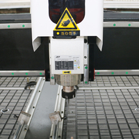Routeur CNC 3D 4 Axes 1325 avec Table à Vide 1300*2500mm pour Travail du Bois et Imbrication