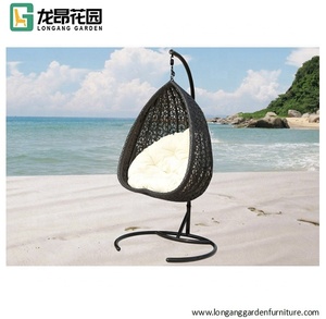 Silla Colgante de Mimbre Sintético Resistente al Agua para Exteriores con Soporte Metálico - Product Image 5