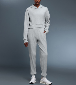 Ensemble <span class=keywords><strong>femme</strong></span>, sweat-shirt court et pantalon droit, style décontracté fonctionnel, coton mélangé léger 330GSM, personnalisable, vente en gros - Product Image 4