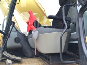 Excavadora usada Komatsu PC220 a la venta Shanghai alto rendimiento bajo precio núcleo componentes incluyen motor caja de cambios bomba de engranajes - Product Image 5