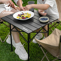 Table de camping pliable Qunature avec boucle antidérapante et plateau en acier haute teneur en carbone pour pique-nique en plein air, randonnée, plage