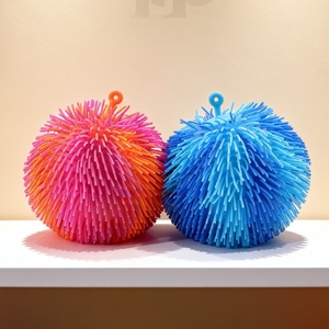 Balle anti-stress lumineuse et moelleuse pour enfants de 7 à 14 ans, petits cadeaux de stand de rue, vente en gros - Product Image 3
