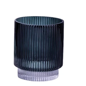 Vase droit rayé rétro et luxe léger - Product Image 2