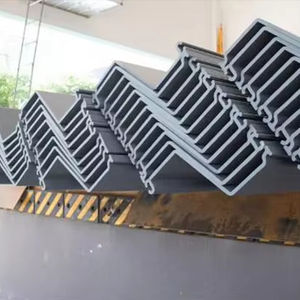 Solution écologique de palplanches en plastique PVC haute performance pour les projets de protection des berges et de prévention des inondations - Product Image 1