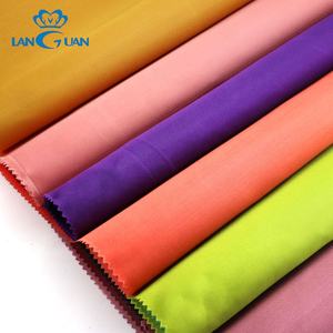 Personnalisé écologique 57 "/58" 280gsm 65 polyester 35 coton sergé tissu pour vêtements - Product Image 2